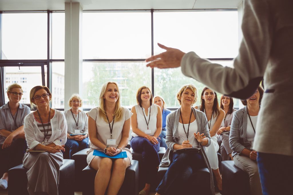 HR manager in Idaho leading a workplace safety training session on handling drug test outcomes